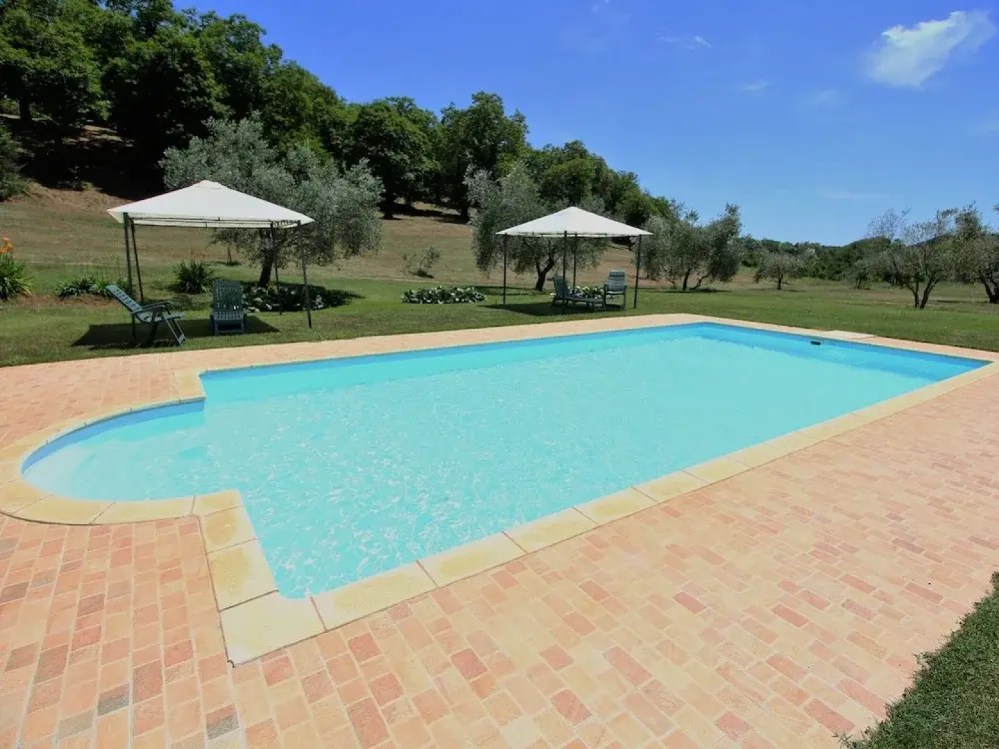 Villa Near Lake Bracciano With Pool