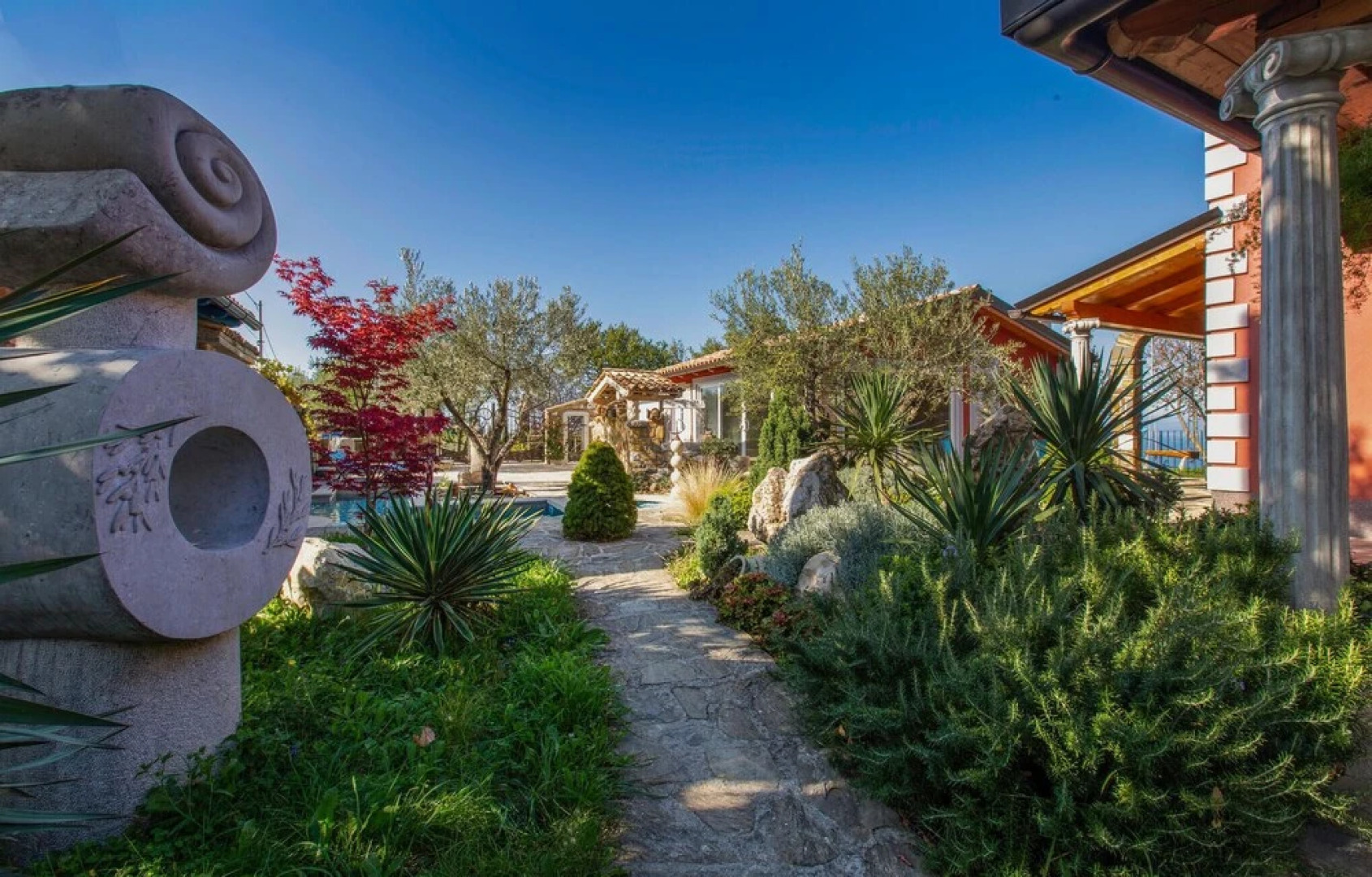 Stunning Home in Izola with Outdoor Swimming Pool, Hot Tub & 5 Bedrooms