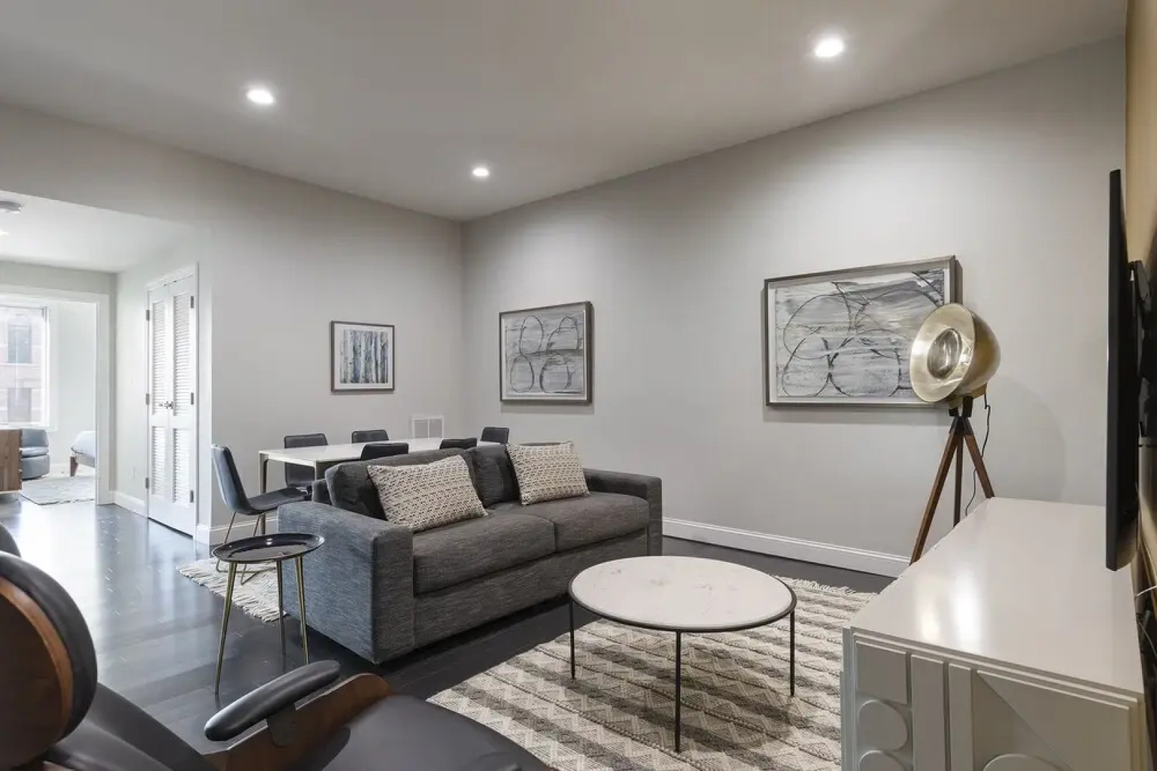 Large Stylish 3BR Loft on Cobblestone Ln Near NYC