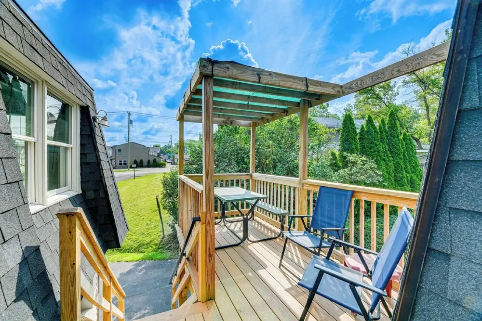 Modern Clarence Home on Main Street!