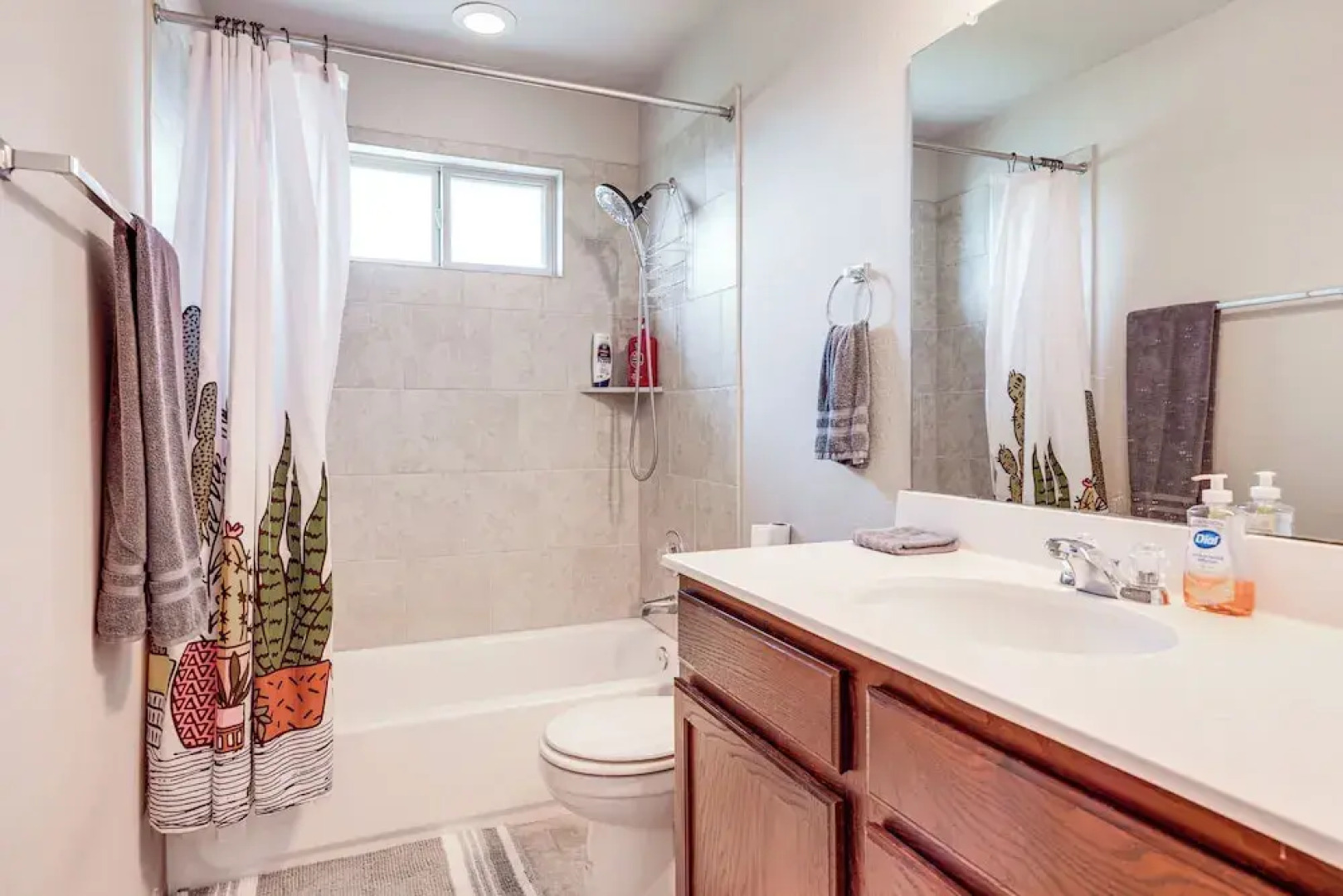 Family Home w/ Pool Access: 5 Mi to Downtown Buda!