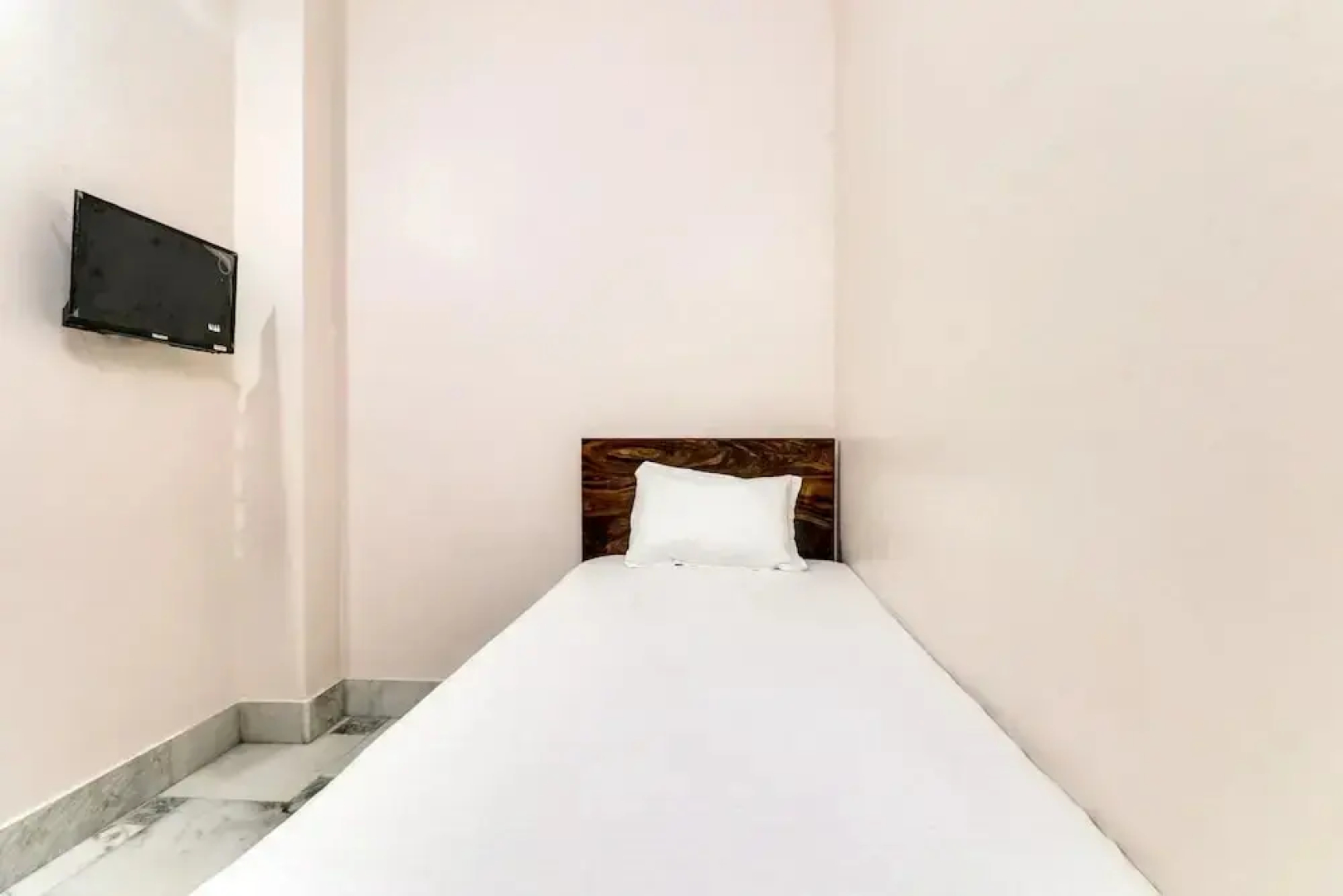Hotel Bhawani Palace by OYO Rooms