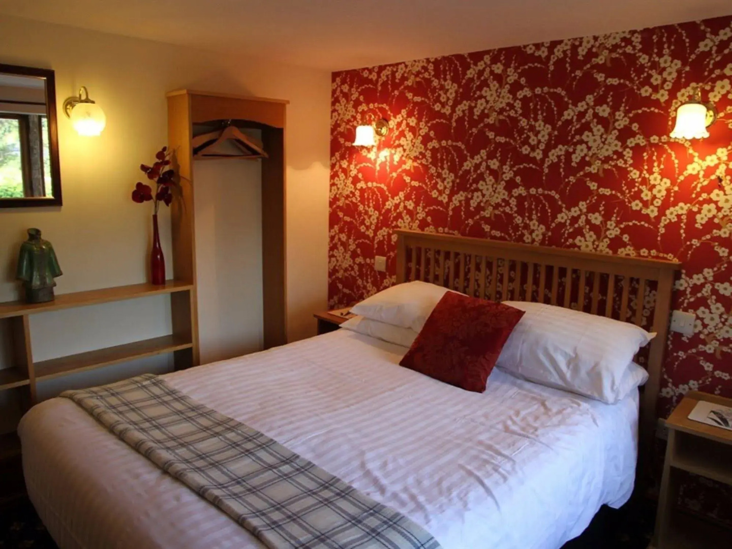 The Jug and Glass Inn