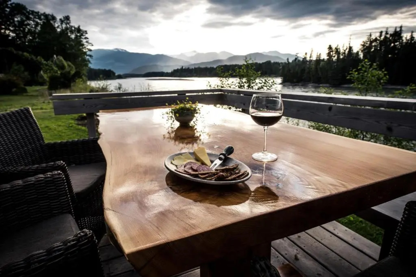Skeena River House Bed & Breakfast