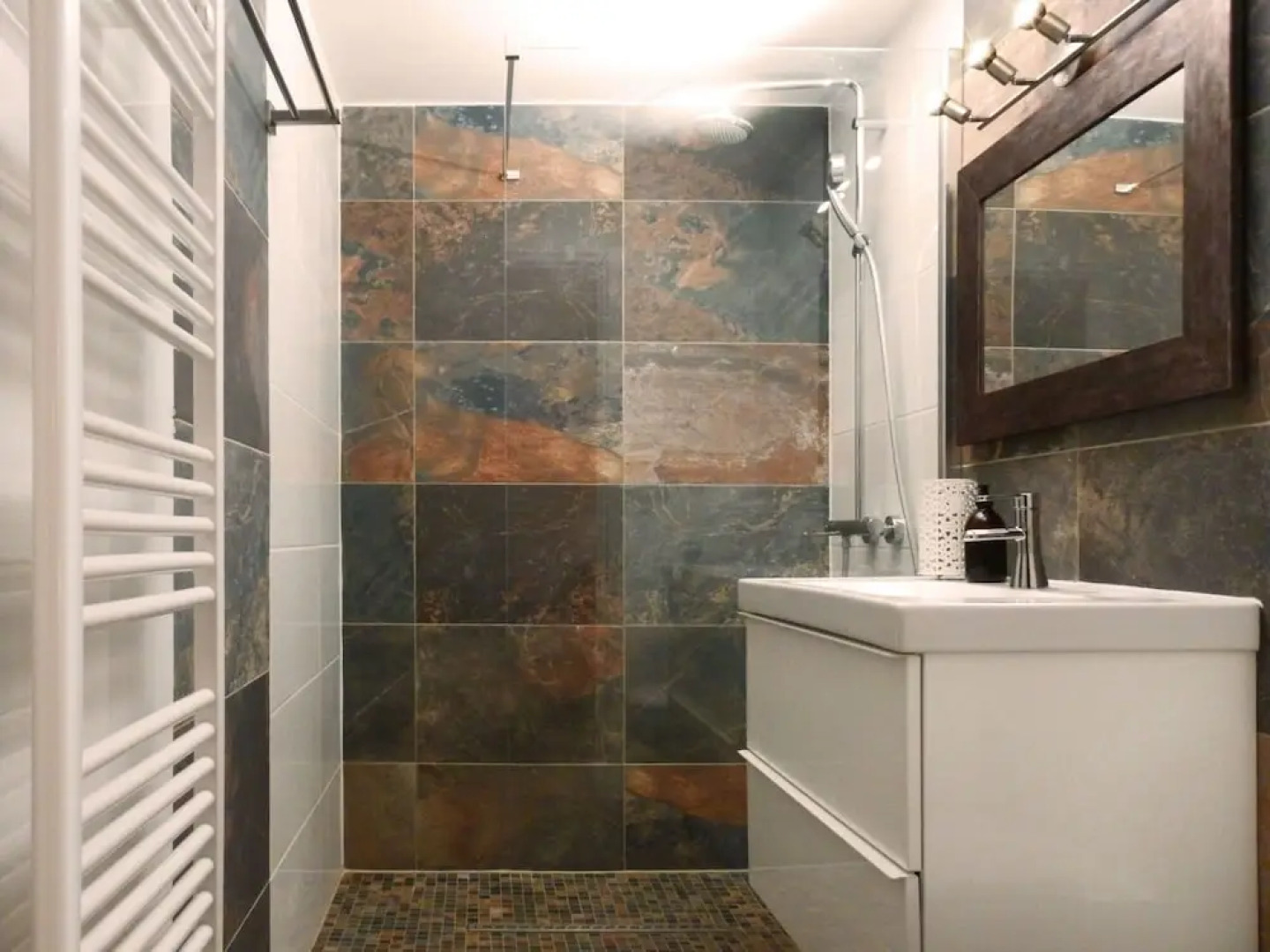 Ferm6 - 6-6p-5chbres-3sdb-120m?-10 / 12pers-valloire