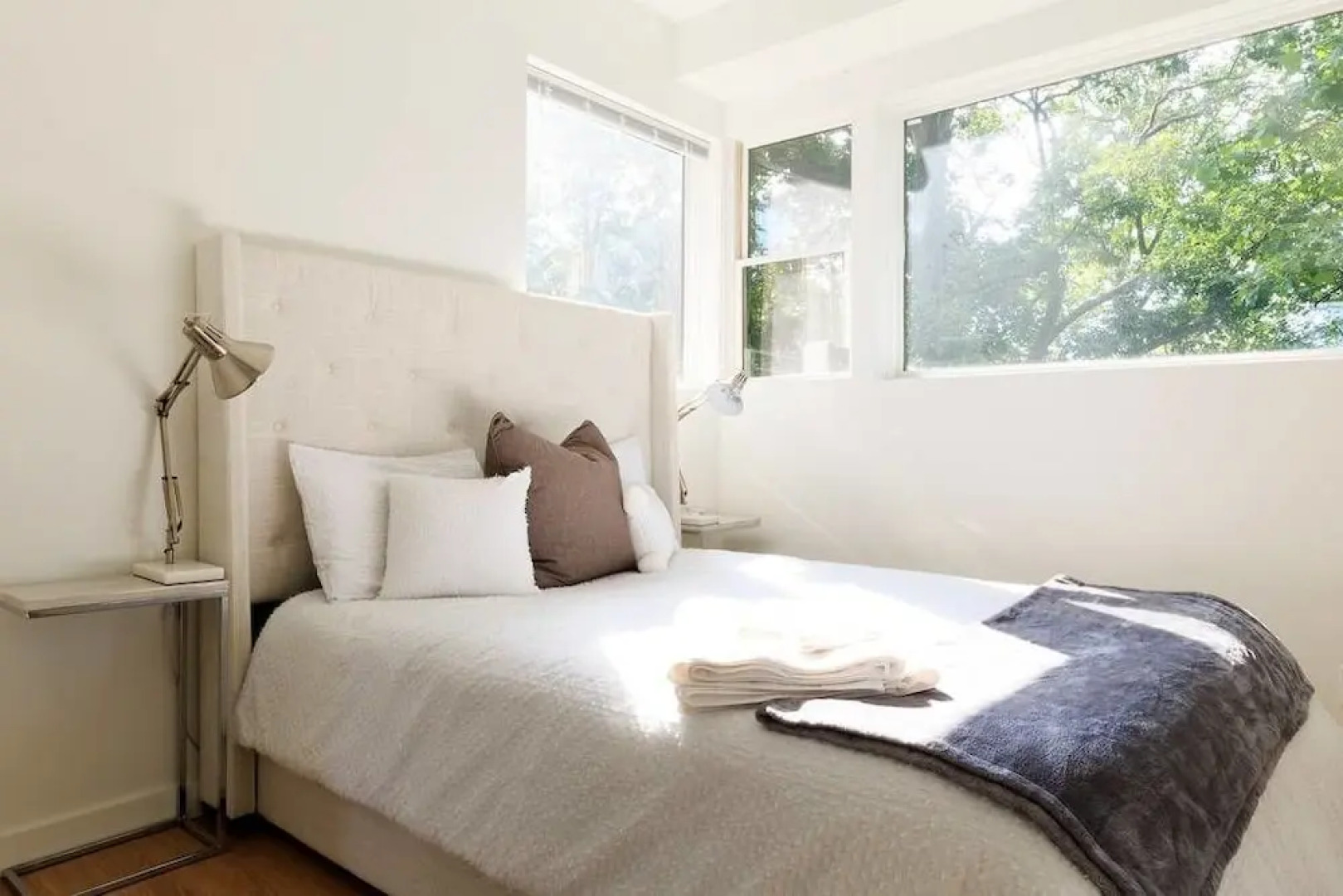 Argyle Penthouse Chic 1BR Apt 2 Sofabed