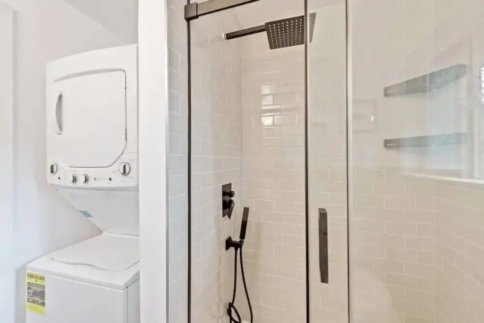 Lakeview Home in Renton, Walk to Beach, AC, Fenced