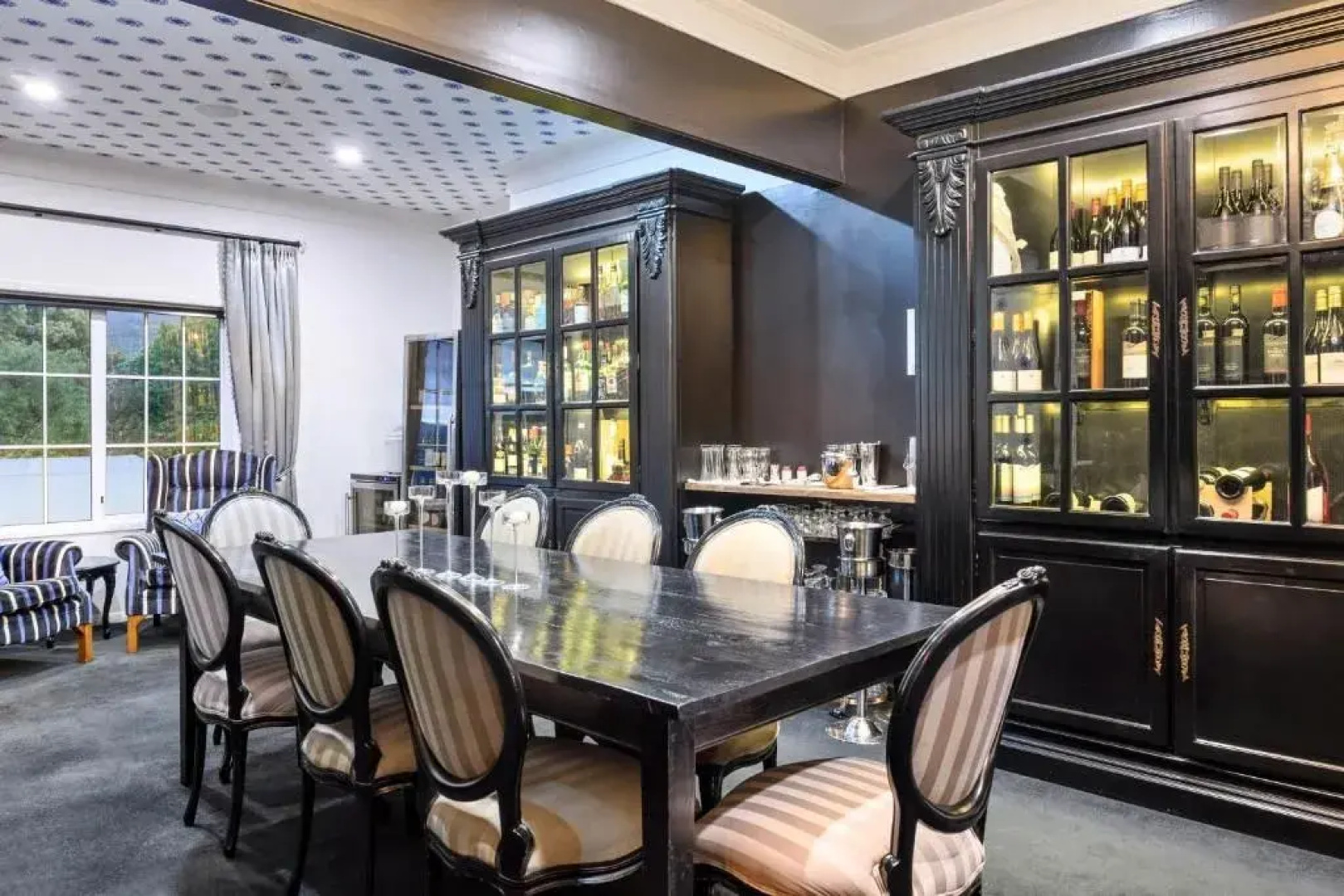 Black Swan Lakeside Boutique Hotel