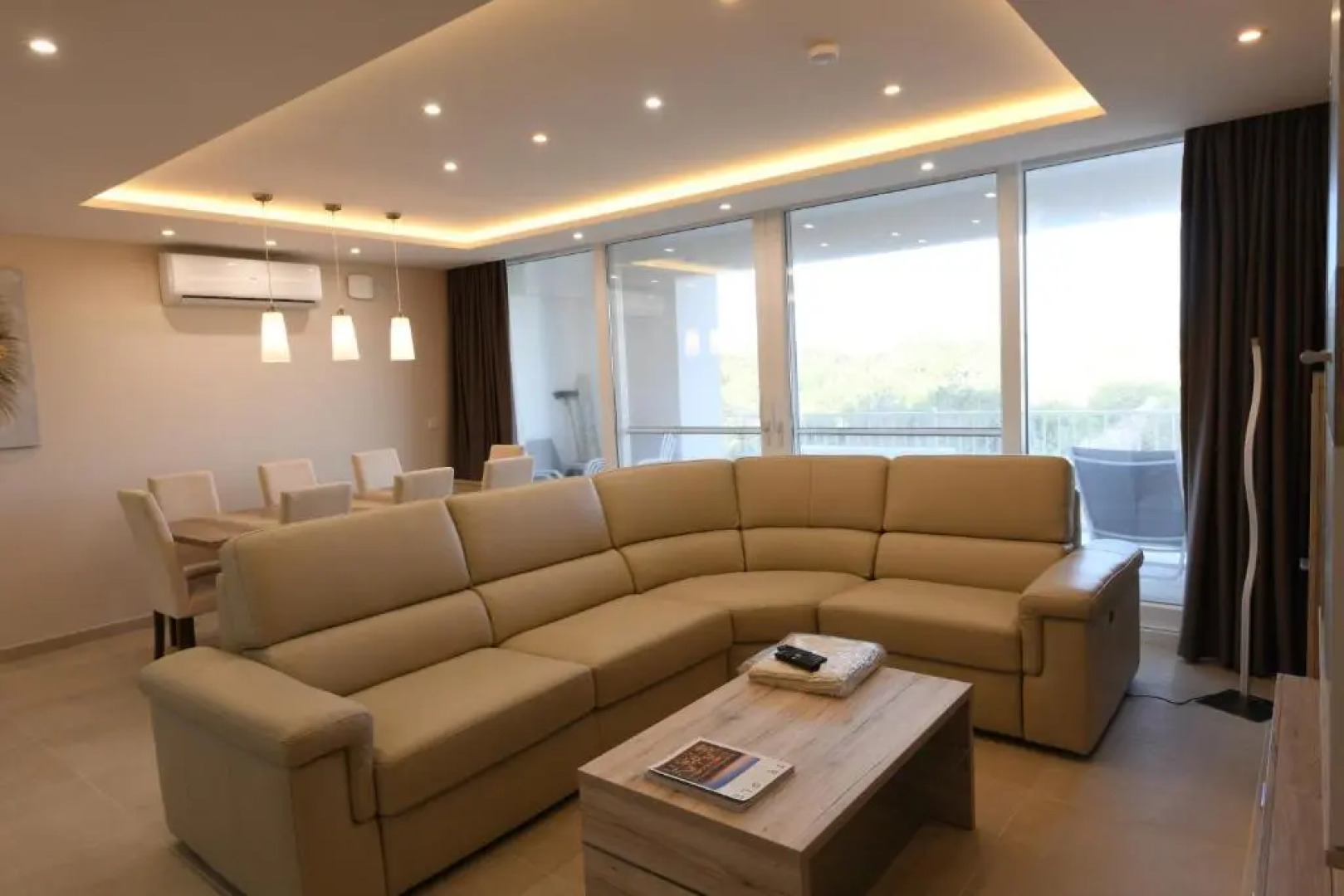 Wileg 4B Luxury Two Bedroom Apartment with Shared Swimming Pool.