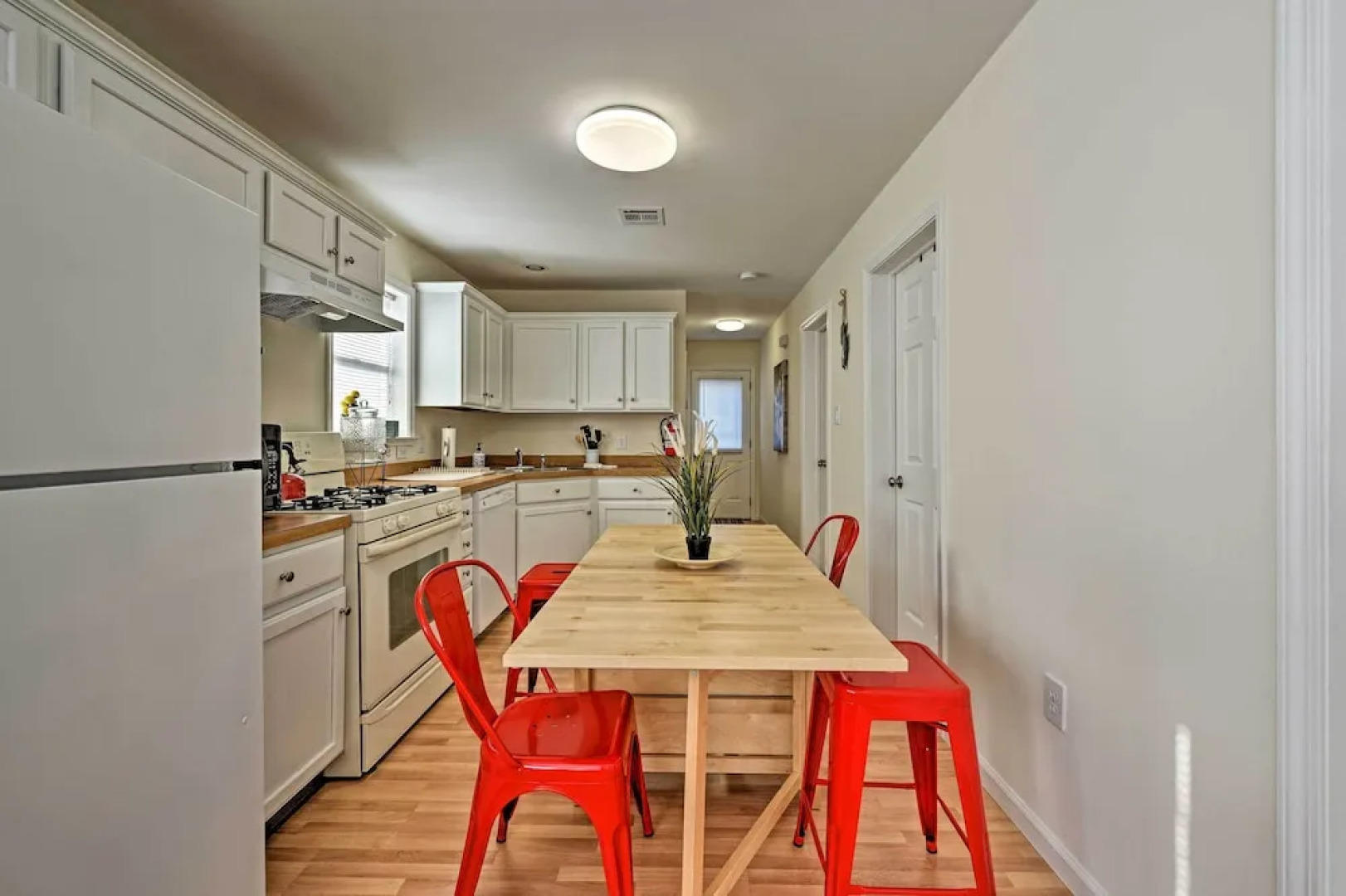 Charming Cottage - Steps to Point Pleasant Beach!