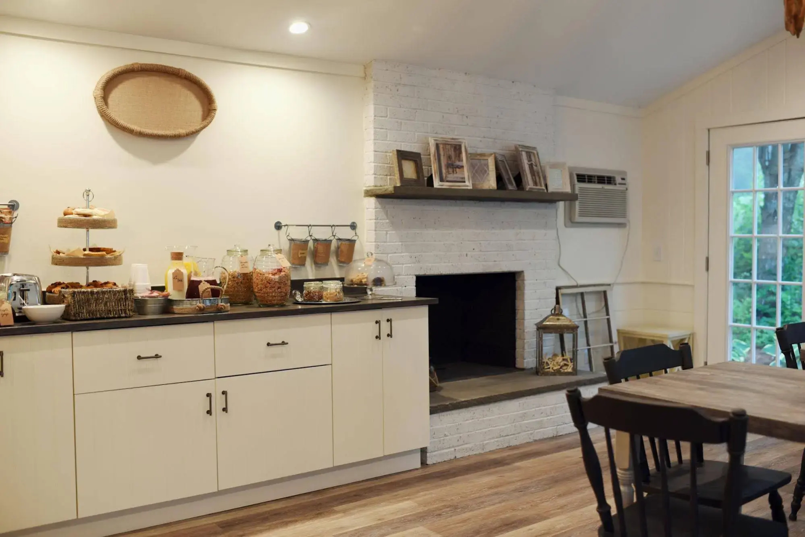 Sandwich Inn and Suites