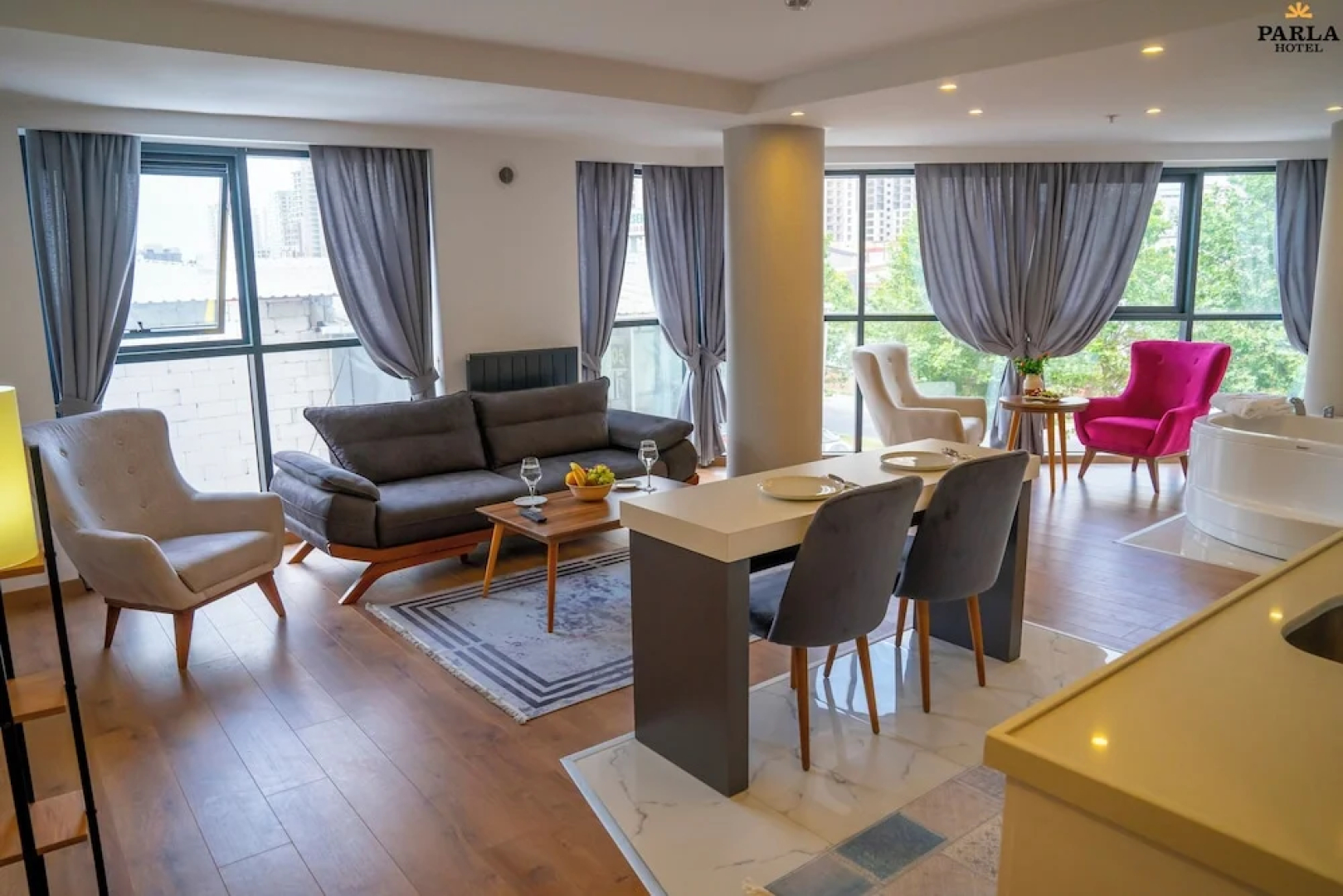 Parla Suite Hotel