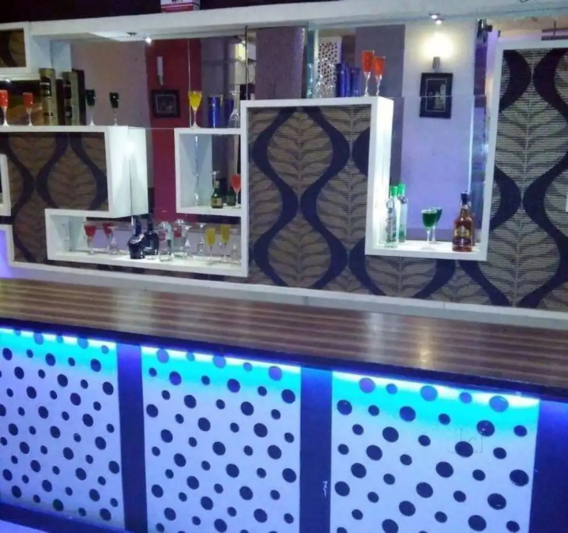 OYO 11855 Phoenix Hotel