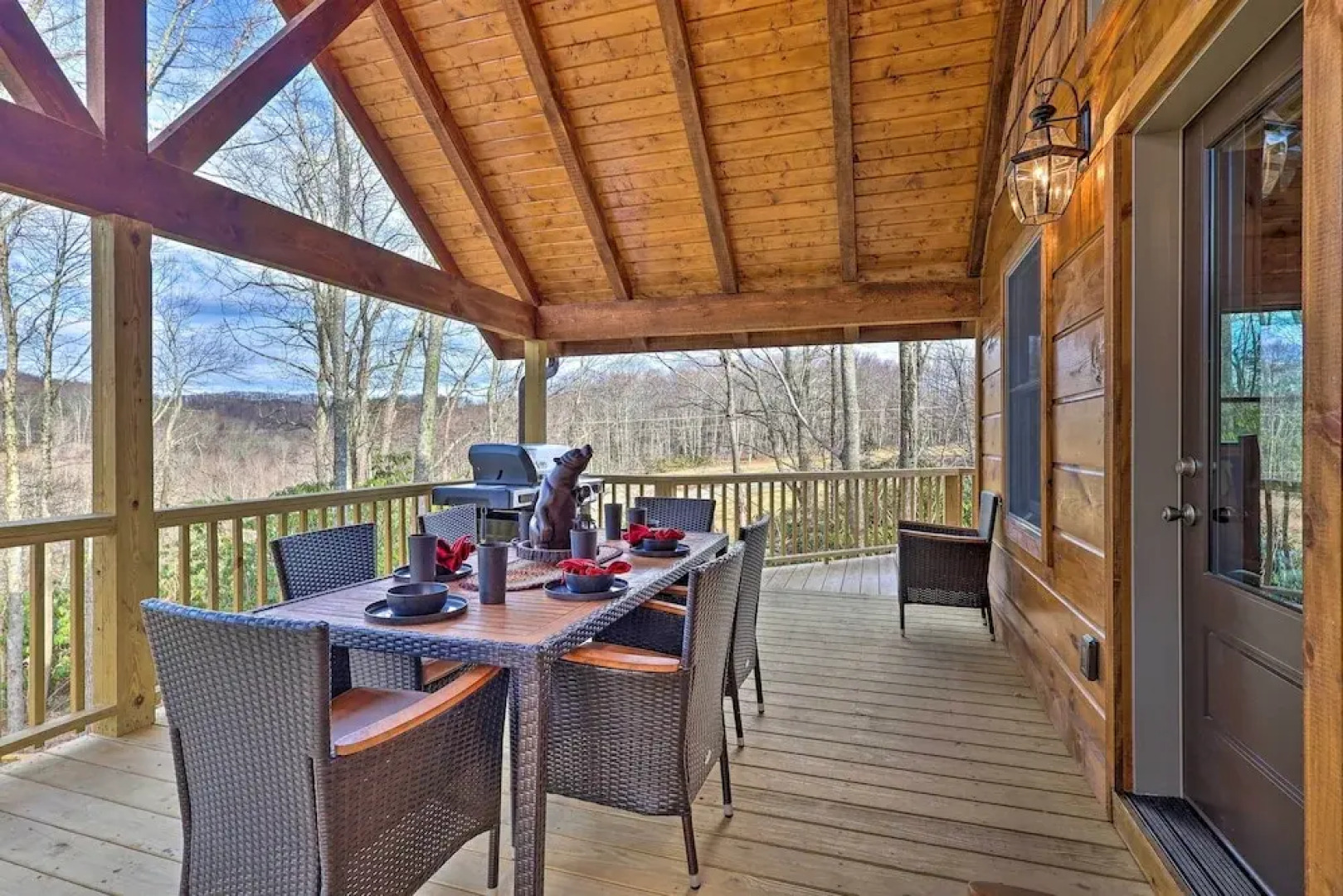 Family Cabin w/ Hot Tub: 12 Mi to Beech Mountain!