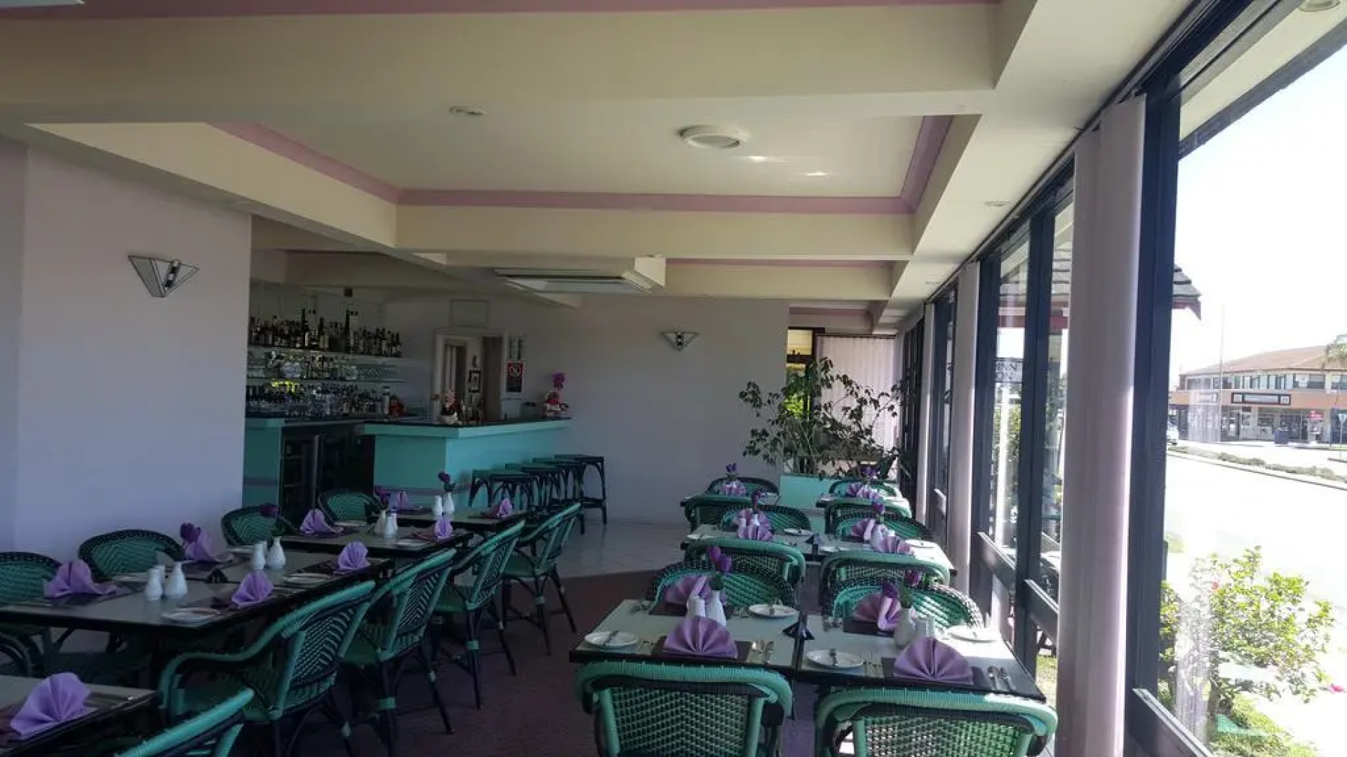 South Pacific Palms Motor Inn