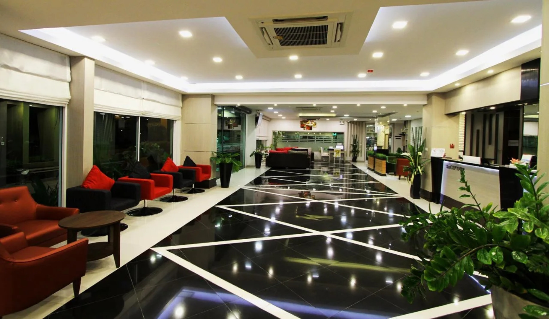 The Contrast i Hotel