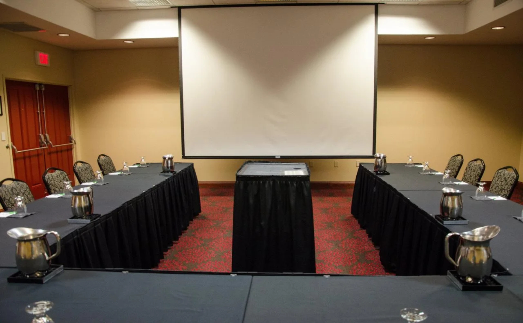 Holiday Inn Pewaukee - Milwaukee West by IHG