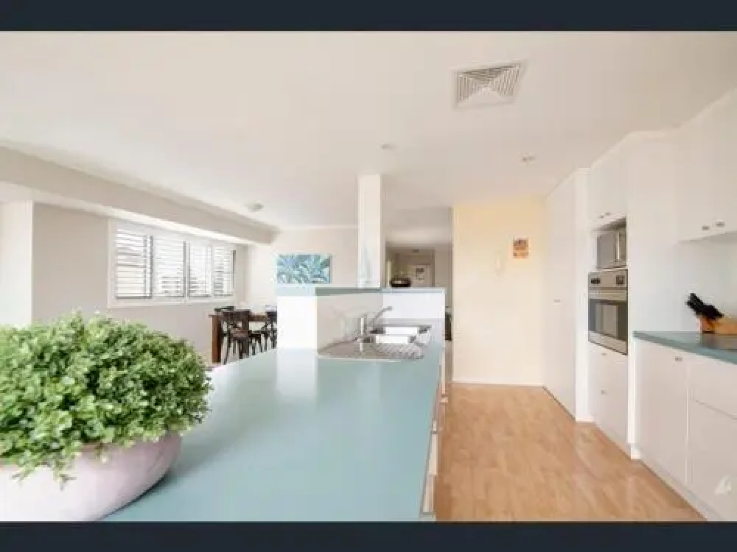 Beachside 4 with Airconditioning and Spa Bath