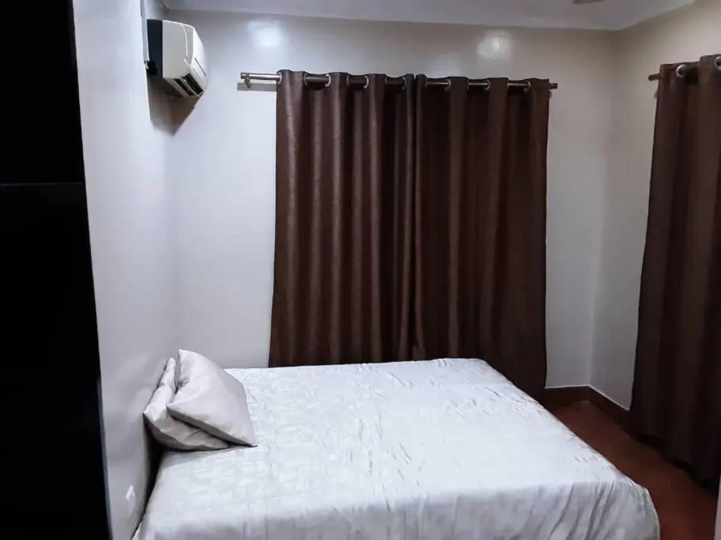 Mikocheni Studio APartment with a car