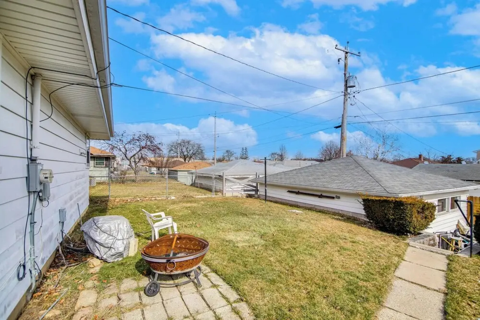 Milwaukee Home w/ Fire Pit ~ 8 Mi to Lake Michigan