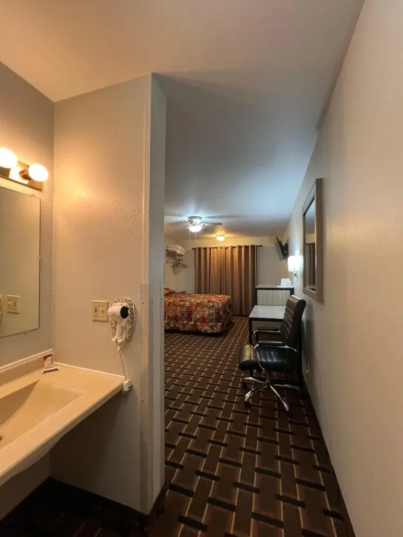 Deluxe Inn Capital O Nebraska City I 29