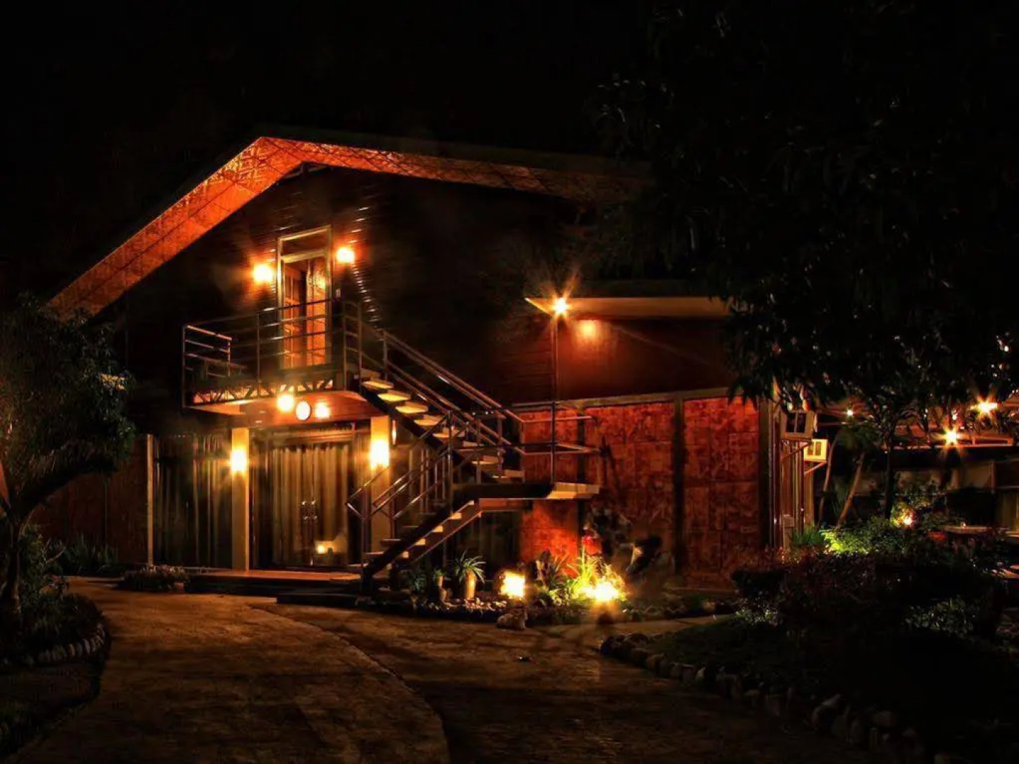 Lola Corazon Leisure Farm