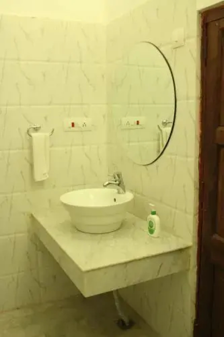 Ishwari Niwas Palace