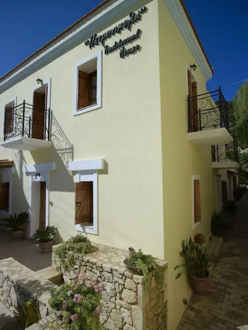 Petronikolis Traditional House