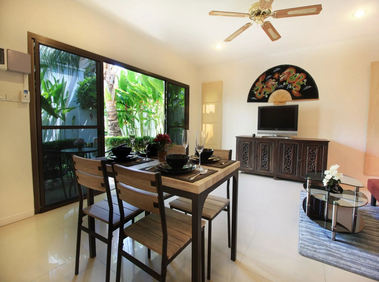 Coconut Grove Boutique Hotel