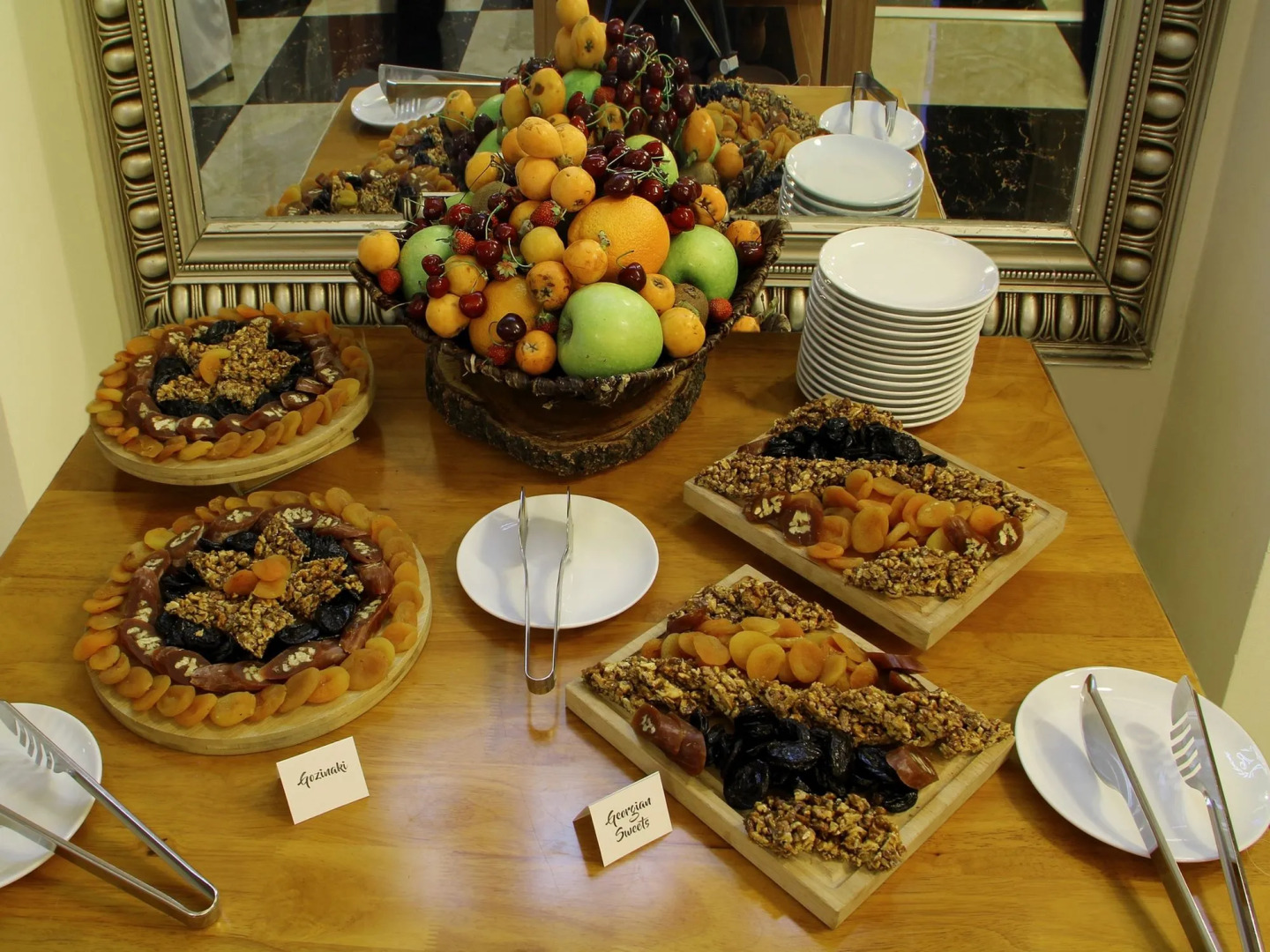 Отель Cron Palace Tbilisi