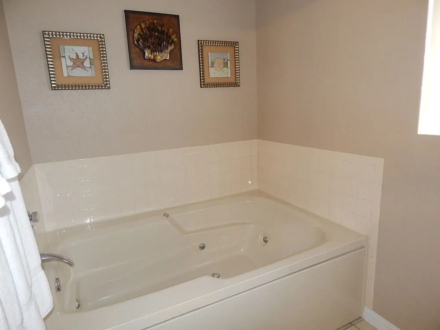 Four Seasons Racquet & Country Club