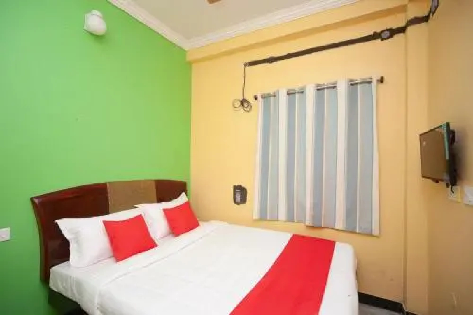 OYO 26746 Sruthi Residency