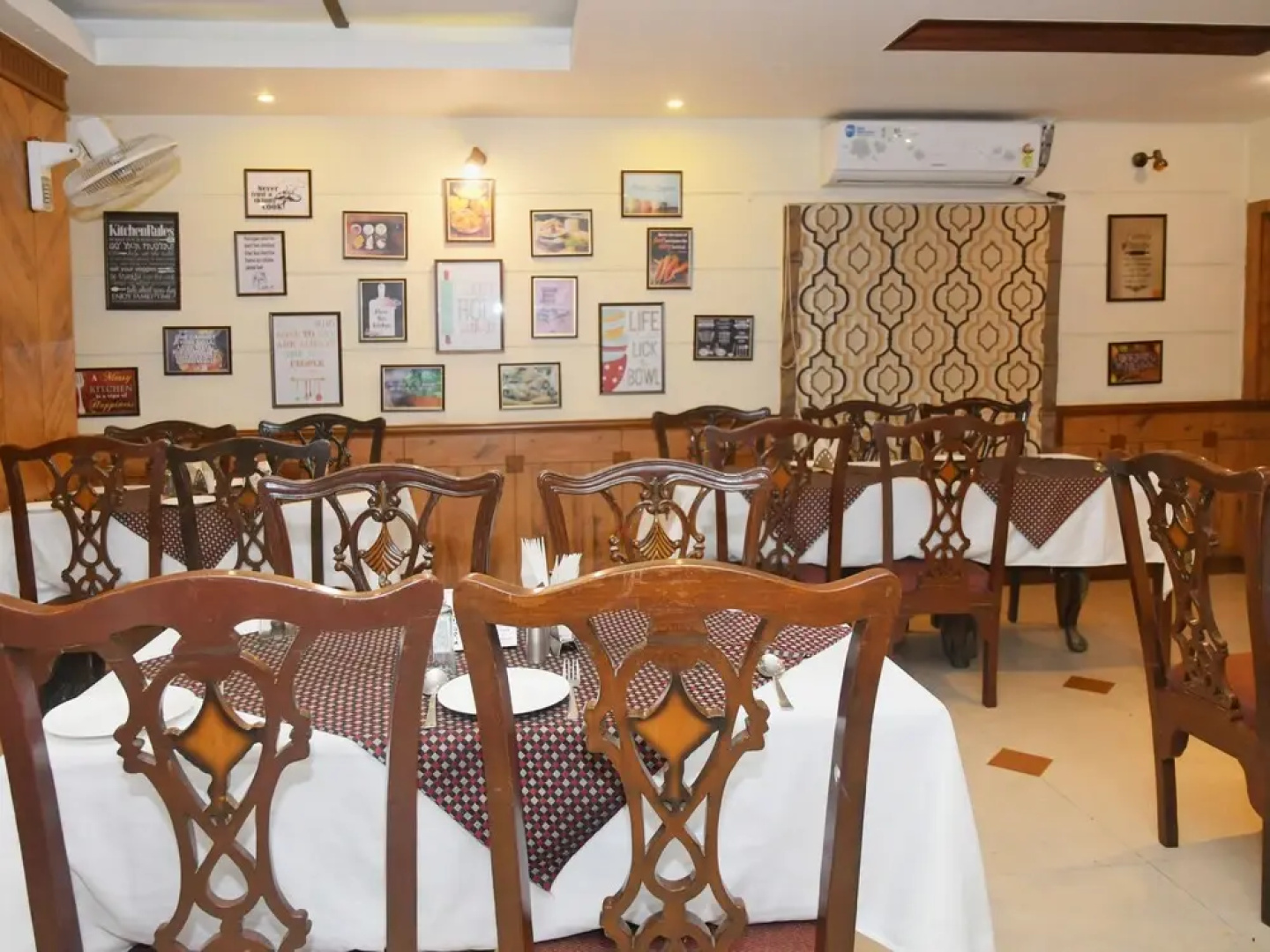 OYO 29301 Hotel Jora Palace