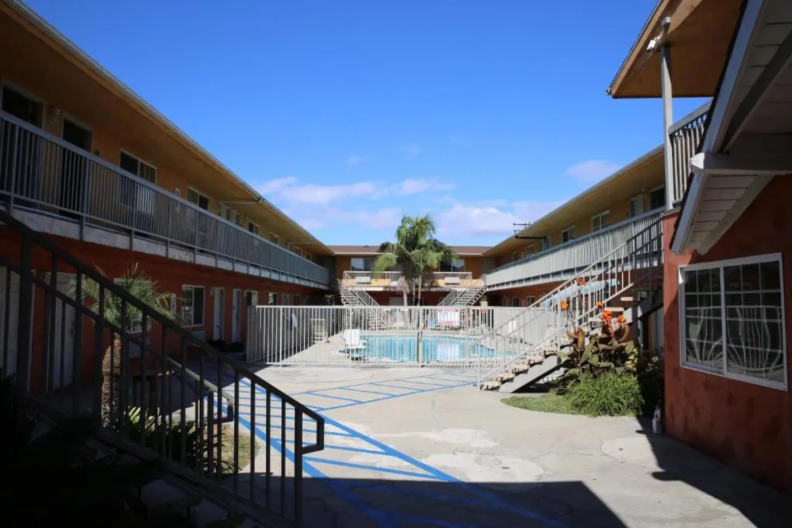 Chateau Inn and Suites