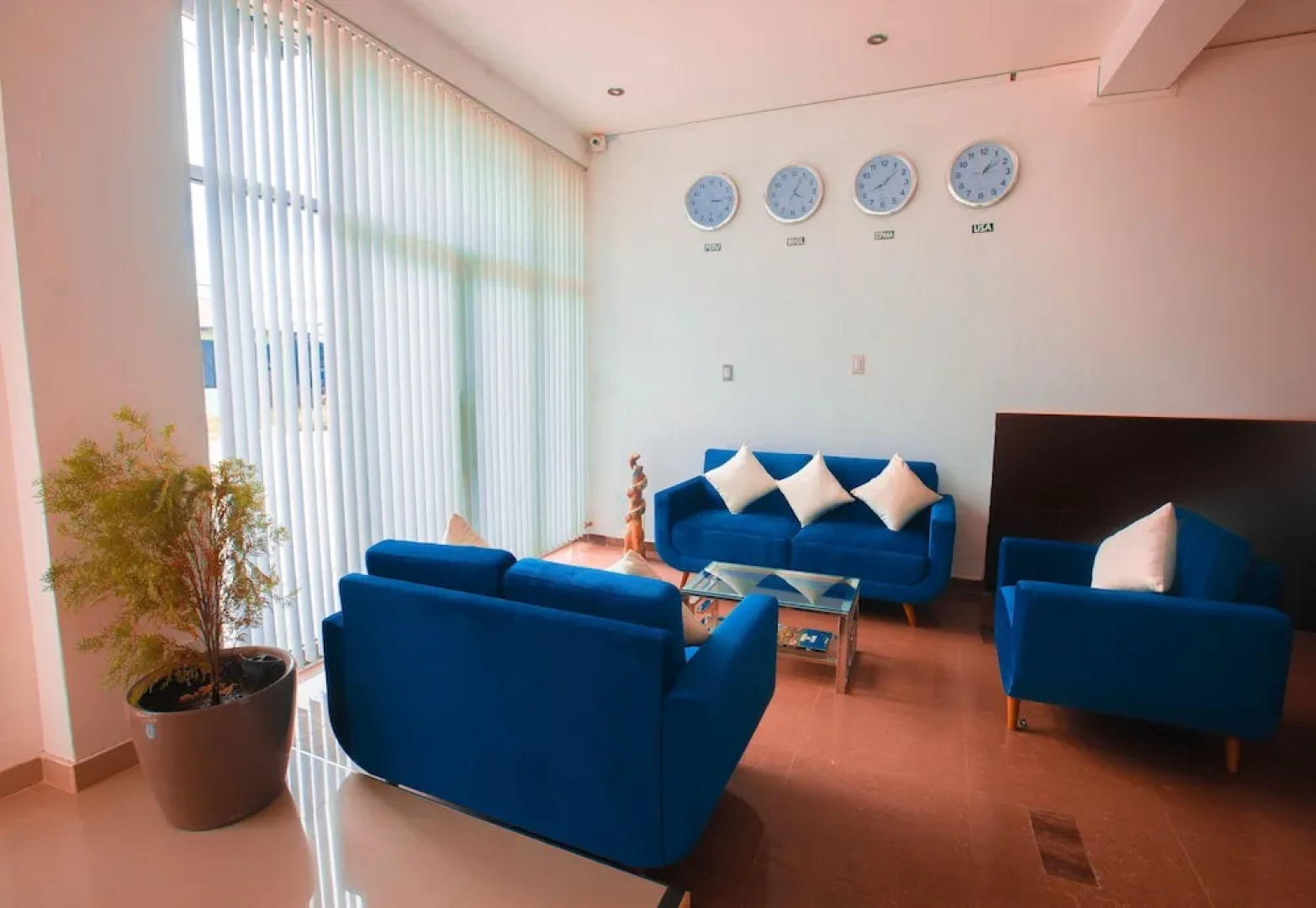 Dmilez Hotel