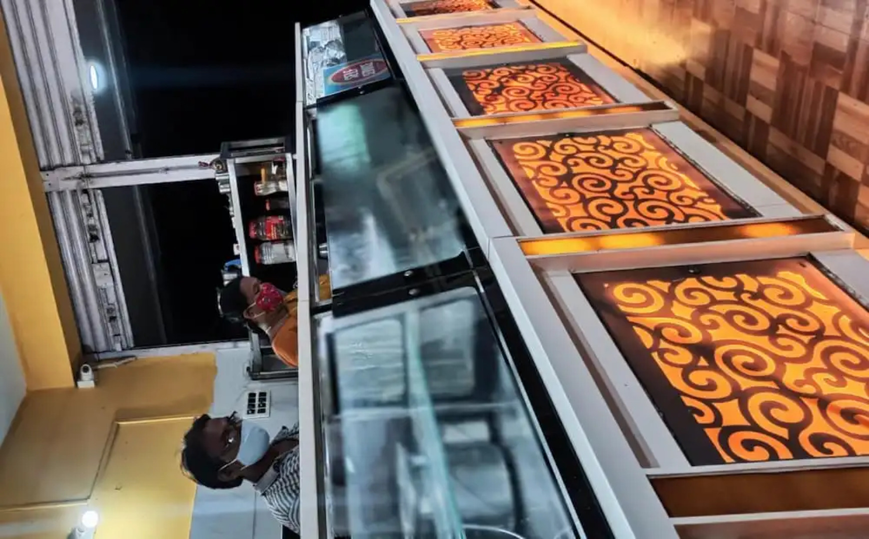 Iroomz Hotel Gananjaya - Hostel