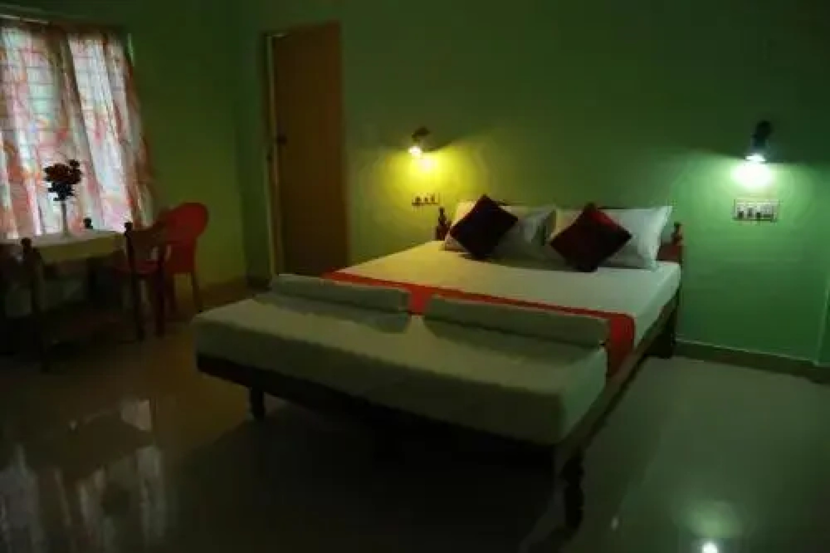 Shirleys Beach Hotel