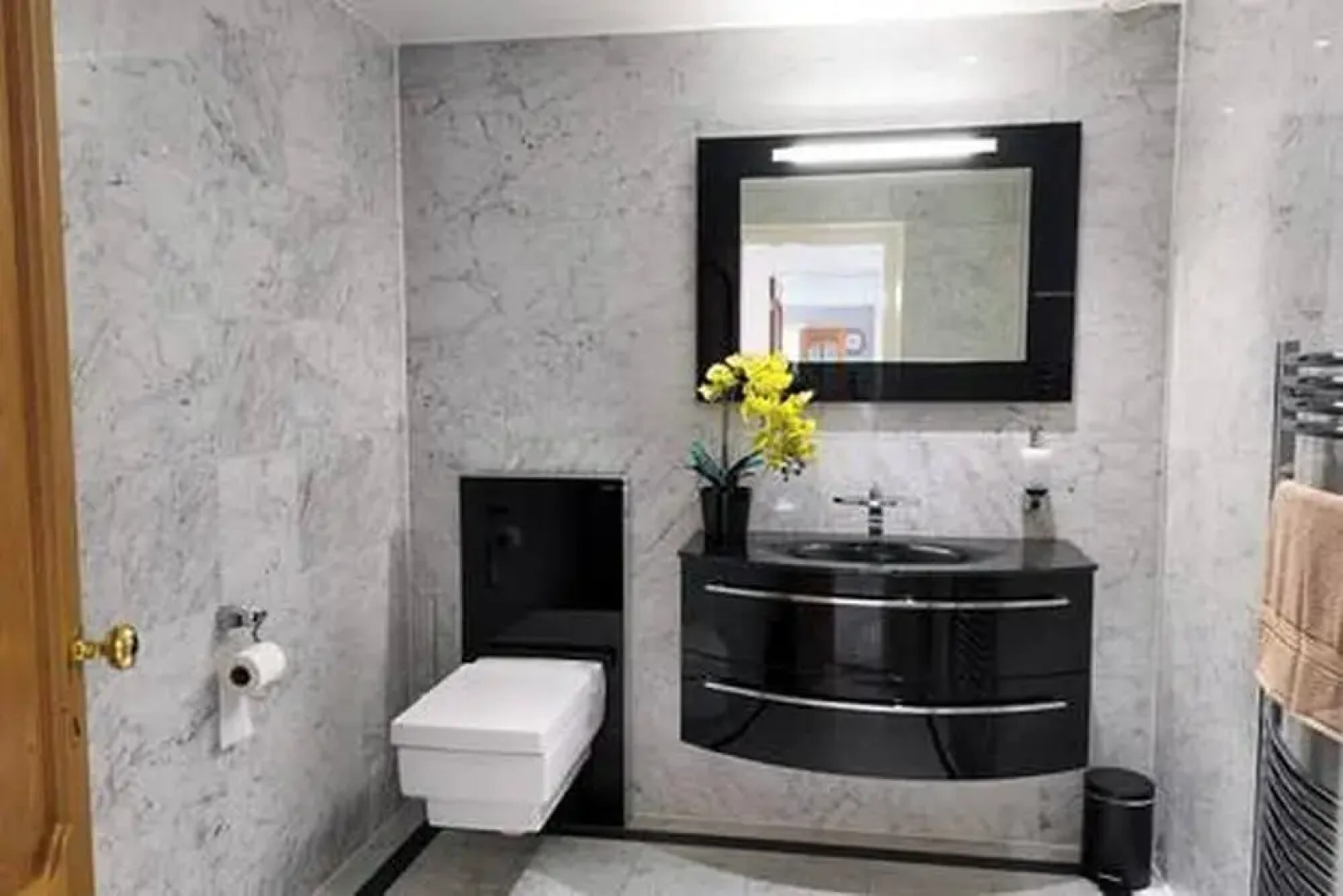 Stratford 4 BR Family Mansion With Pool, Gym & BBQ