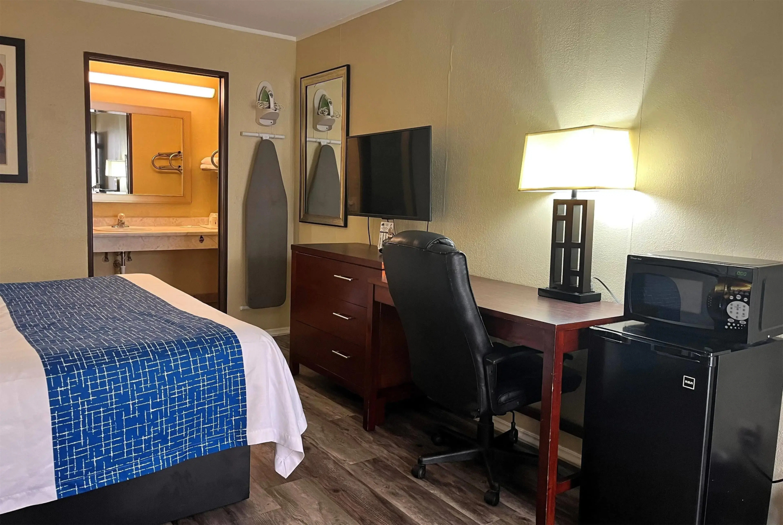 Travelodge by Wyndham Seymour