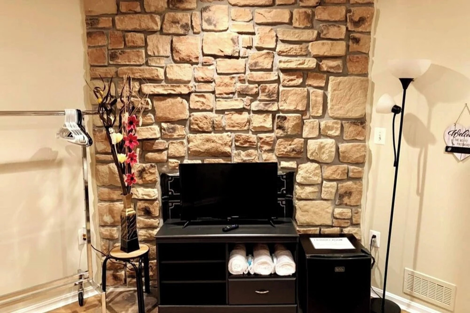 Room in House - The Master Haven Cozy Private Room