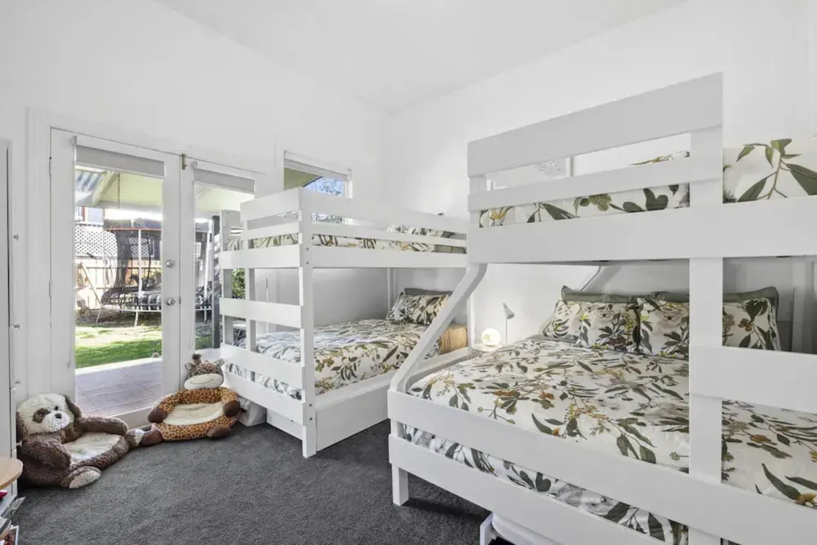 Ye Olde St Leonards Hotel Pet Friendly Sleeps 9