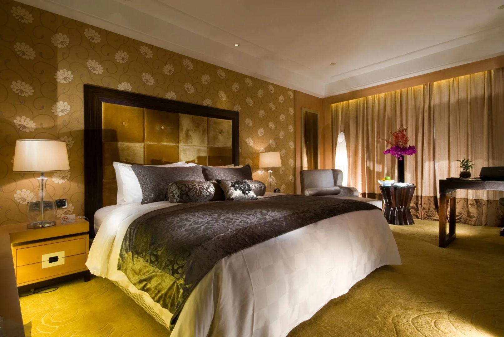 Radegast Hotel CBD