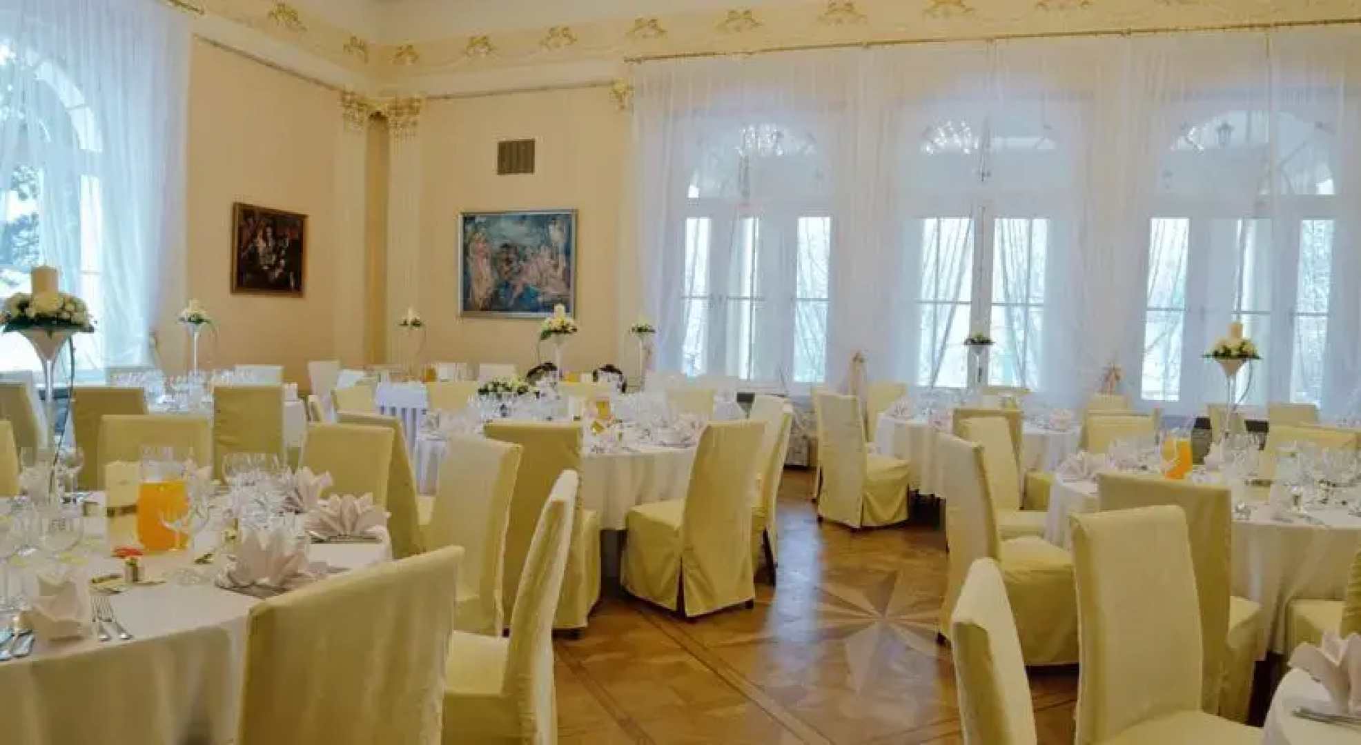 Zespół Pałacowo-Parkowy w Ostromecku