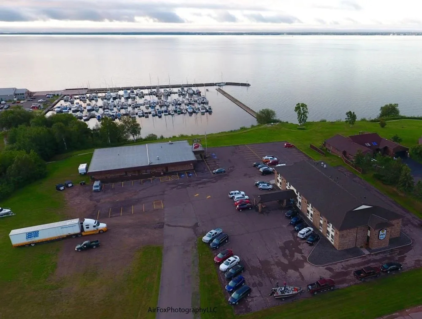 The Washburn Inn - On the Lake