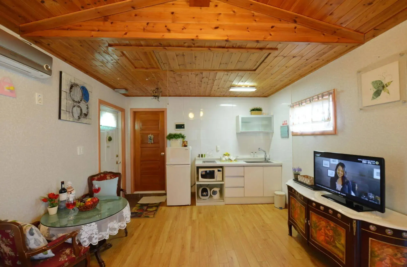 Bohemian couple pension