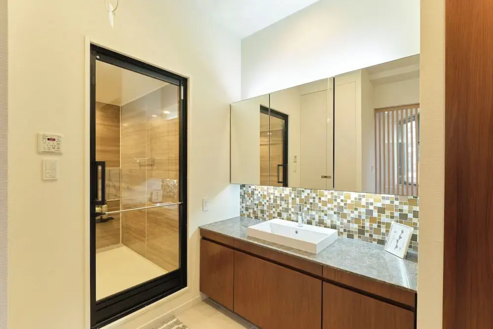 Preciojite Chigasaki by Tranova