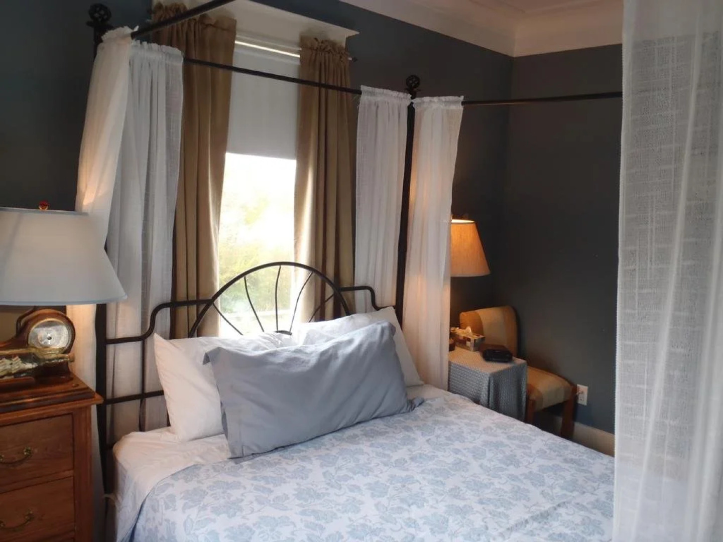 Haselwood Inn Bed & Breakfast