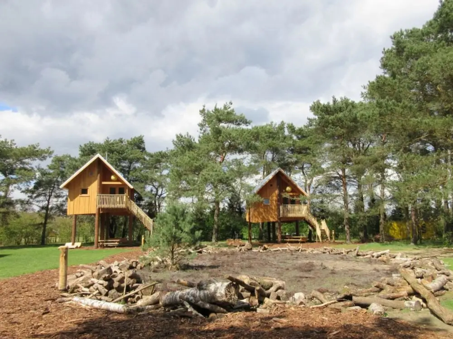 Wooden Chalet with Dishwasher near De Veluwe National Park