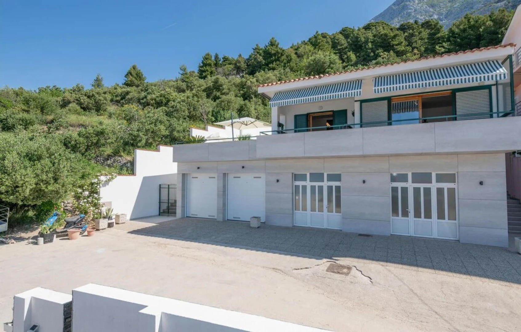 Amazing Home in Makarska With Wifi and 3 Bedrooms