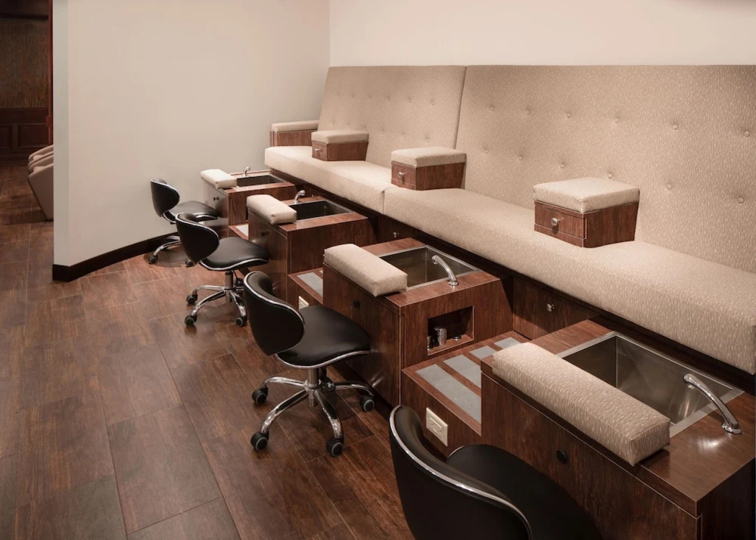 Riverside Casino & Golf Resort